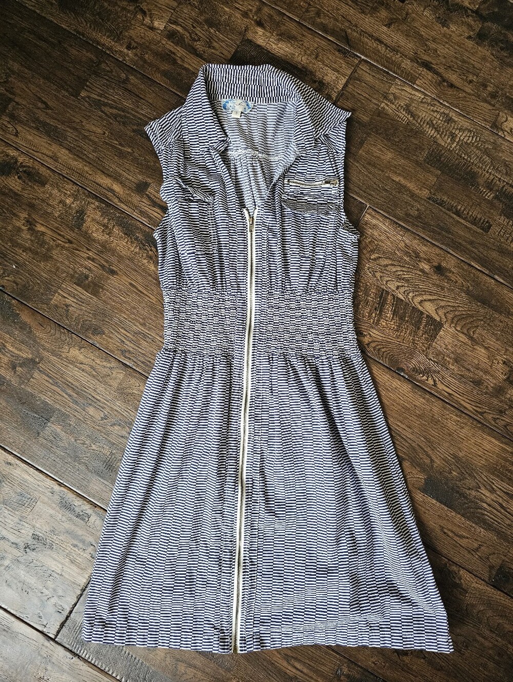 J. GEE DRESS SIZE SMALL NAVY AND WHITE STRIPE